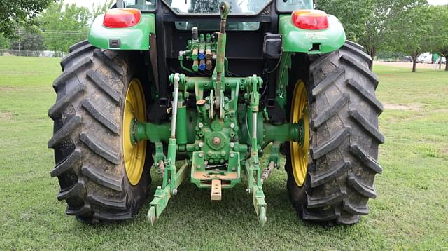 Image of John Deere 5115M equipment image 3