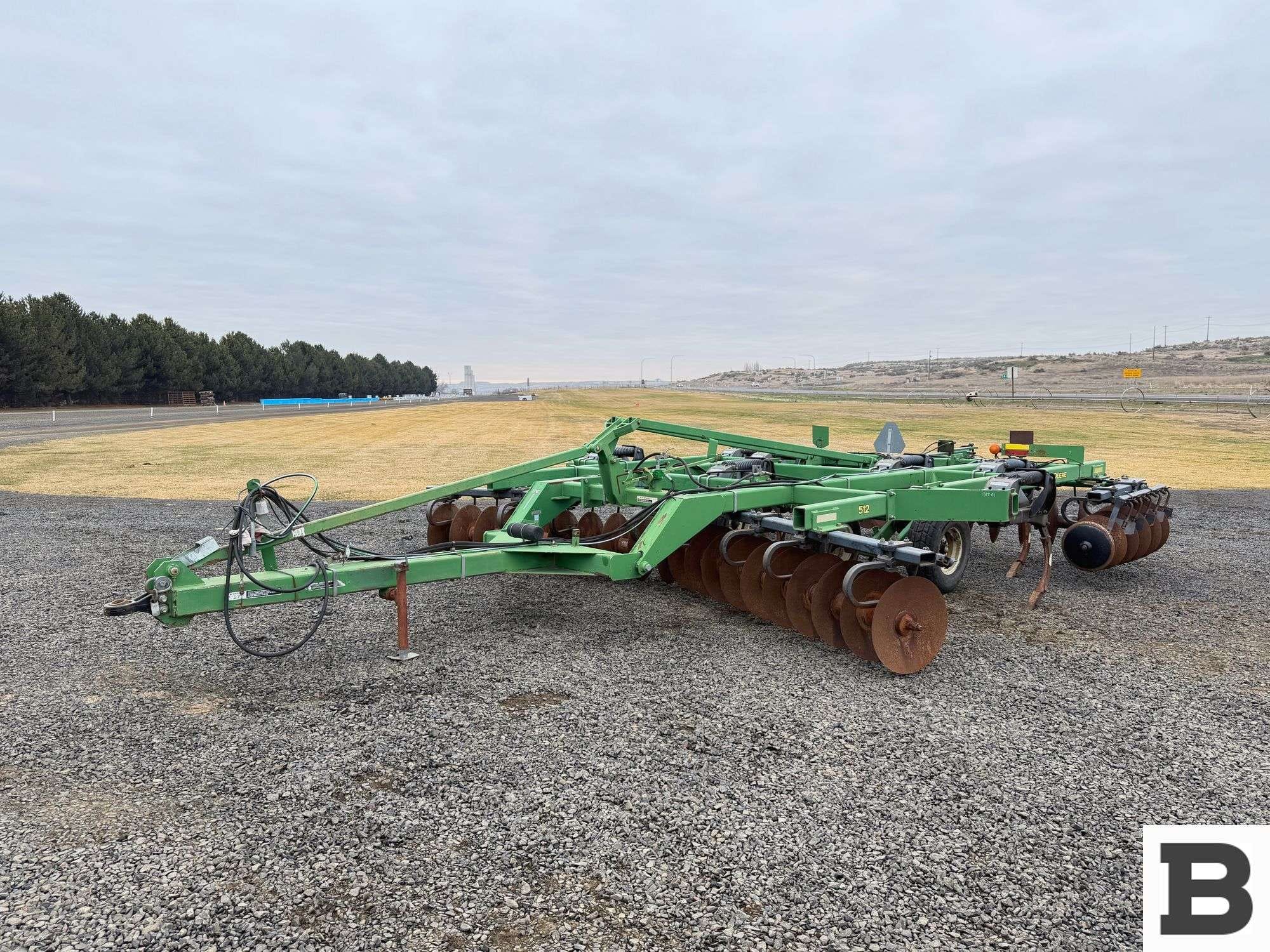 John Deere 512 Equipment Image0