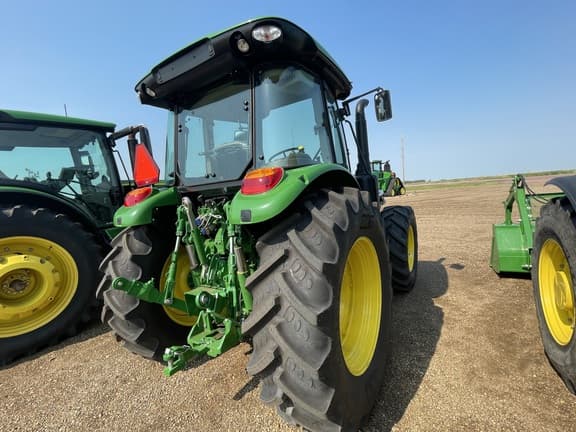 Image of John Deere 5120M equipment image 4