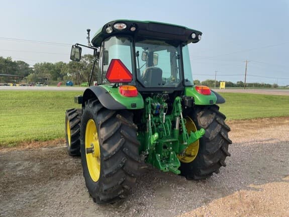 Image of John Deere 5130M equipment image 2