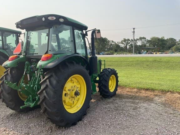 Image of John Deere 5130M equipment image 3