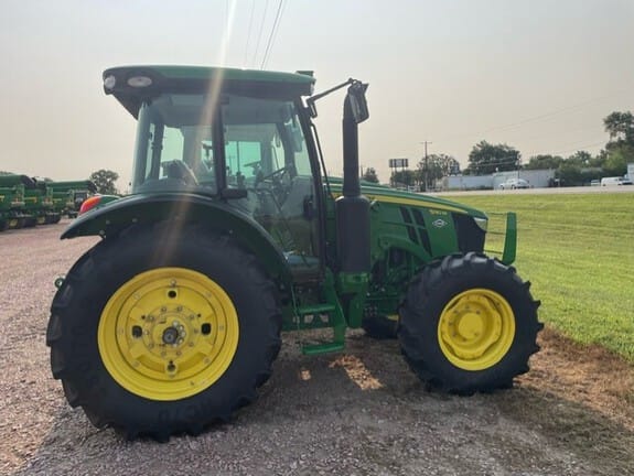 2025 John Deere 5130M Equipment Image0