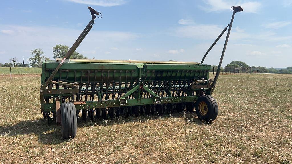 Image of John Deere 515 Primary image