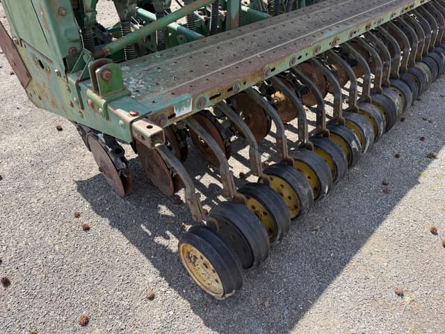 Image of John Deere 520 equipment image 4