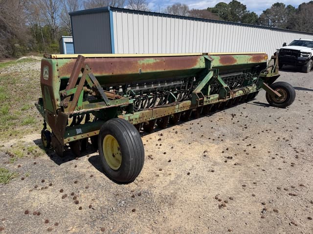 Image of John Deere 520 equipment image 1