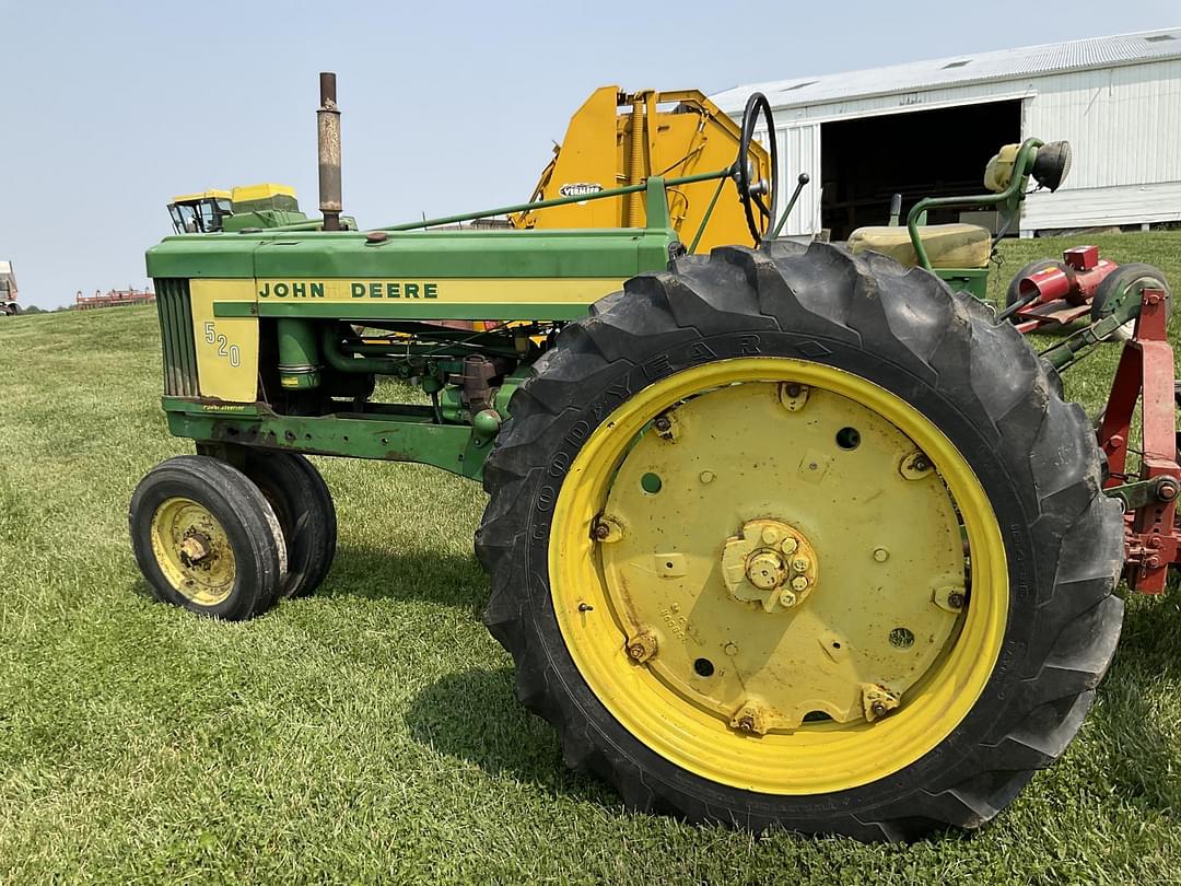 Image of John Deere 520 Primary image