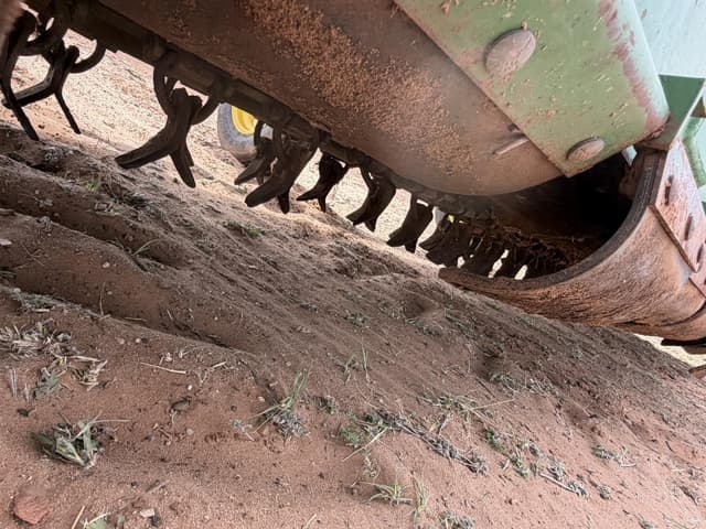 Image of John Deere 520 equipment image 2