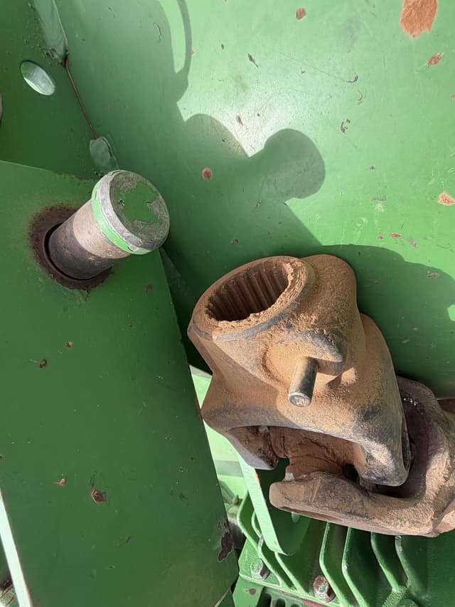 Image of John Deere 520 equipment image 3