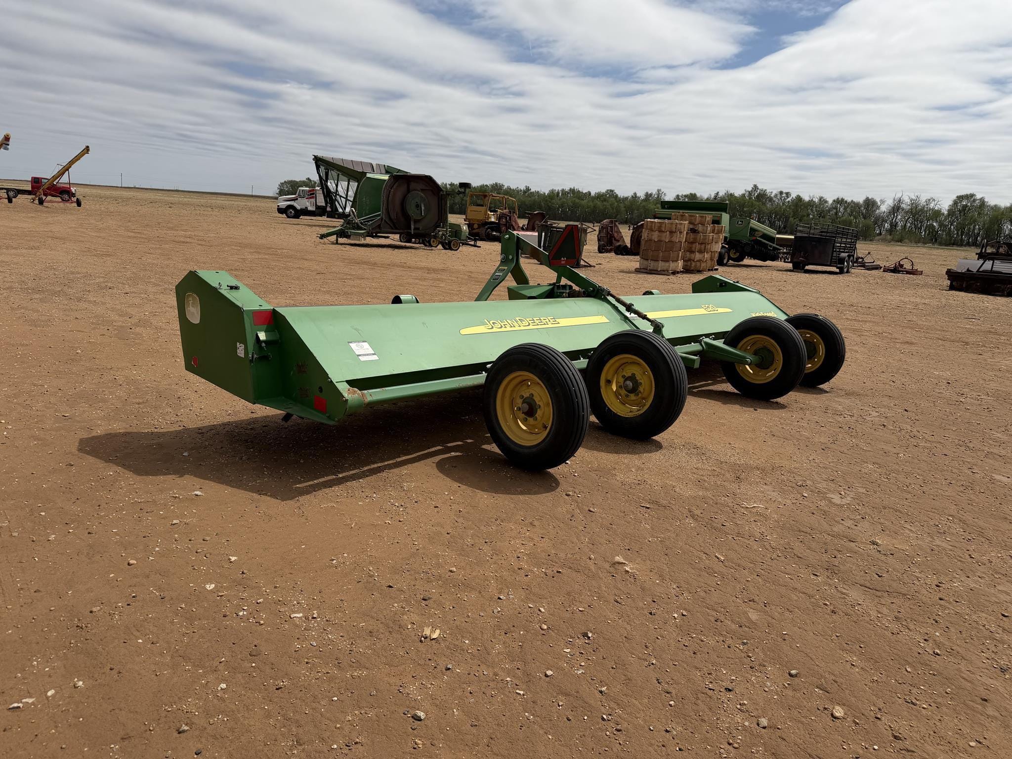 John Deere 520 Equipment Image0