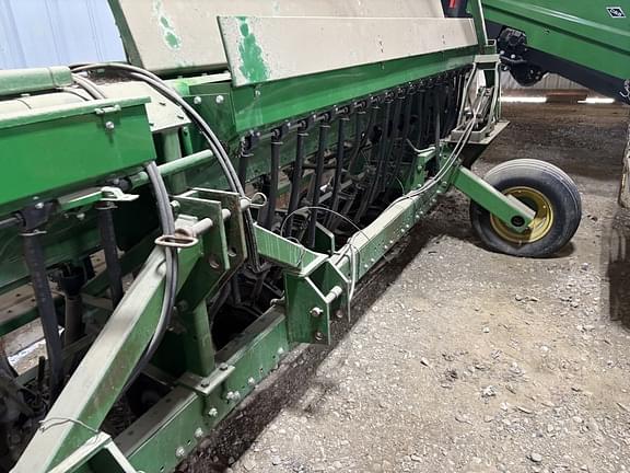 Image of John Deere 520 equipment image 3