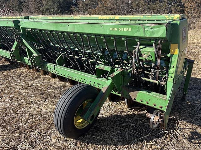 Image of John Deere 520 equipment image 1