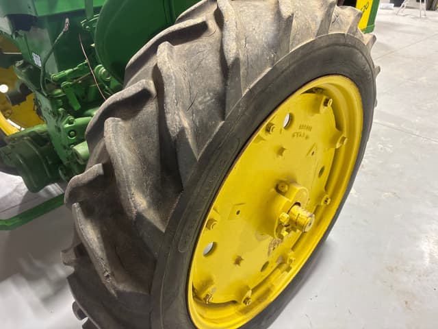 Image of John Deere 520 equipment image 4