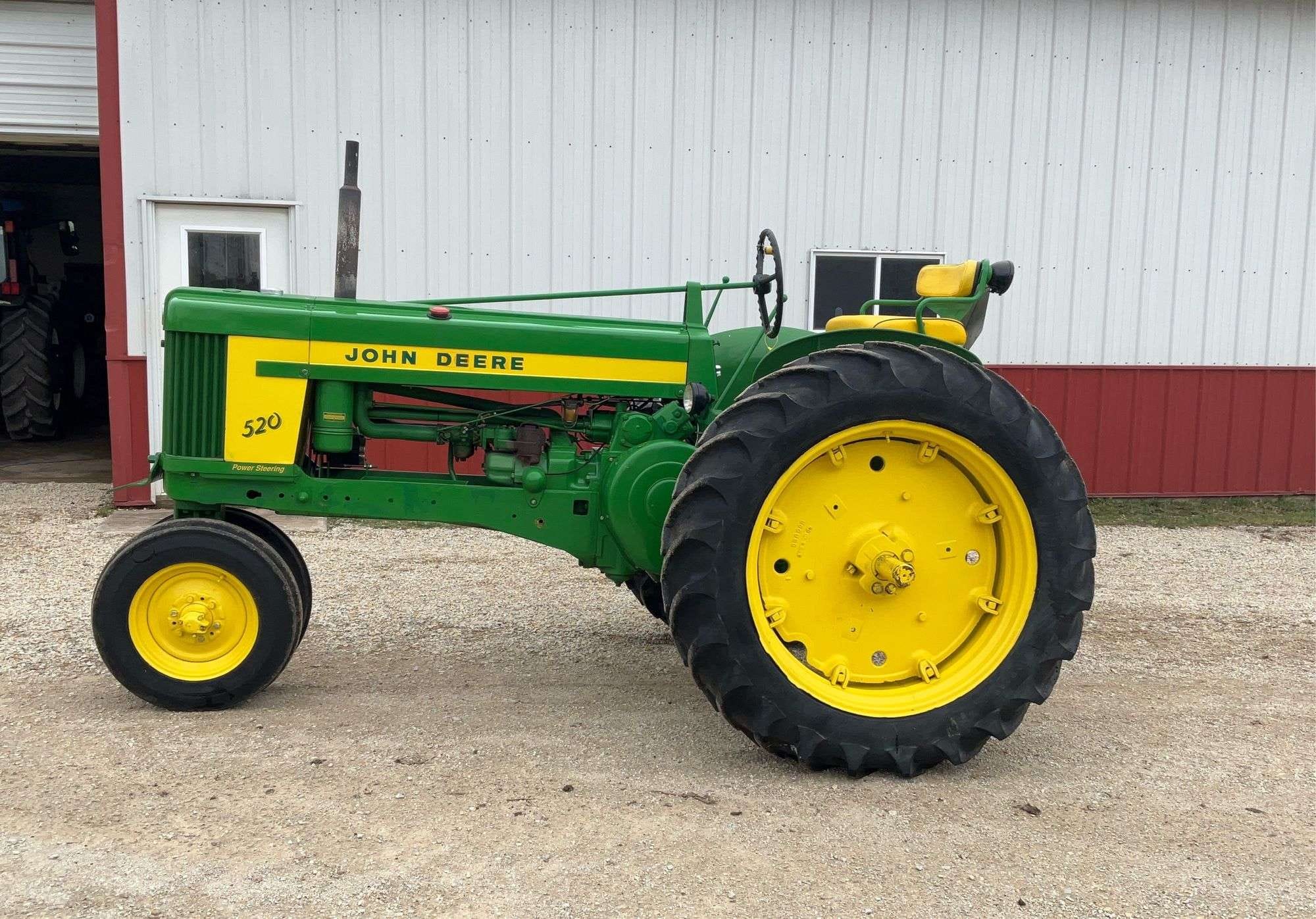 John Deere 520 Equipment Image0