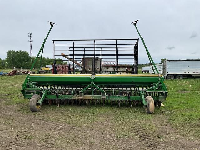 Image of John Deere 520 equipment image 1