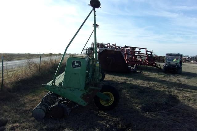 Image of John Deere 520 equipment image 3