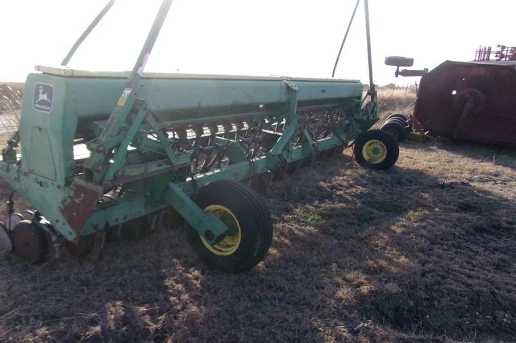John Deere 520 Equipment Image0