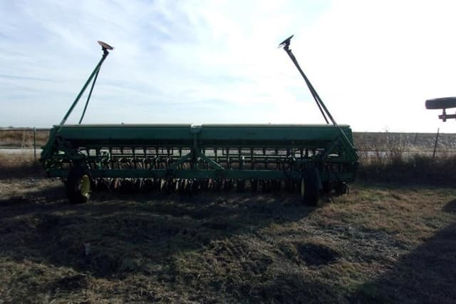 Image of John Deere 520 equipment image 2