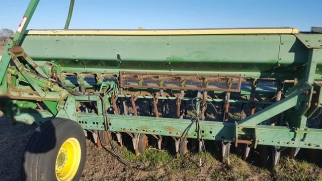 Image of John Deere 520 equipment image 1