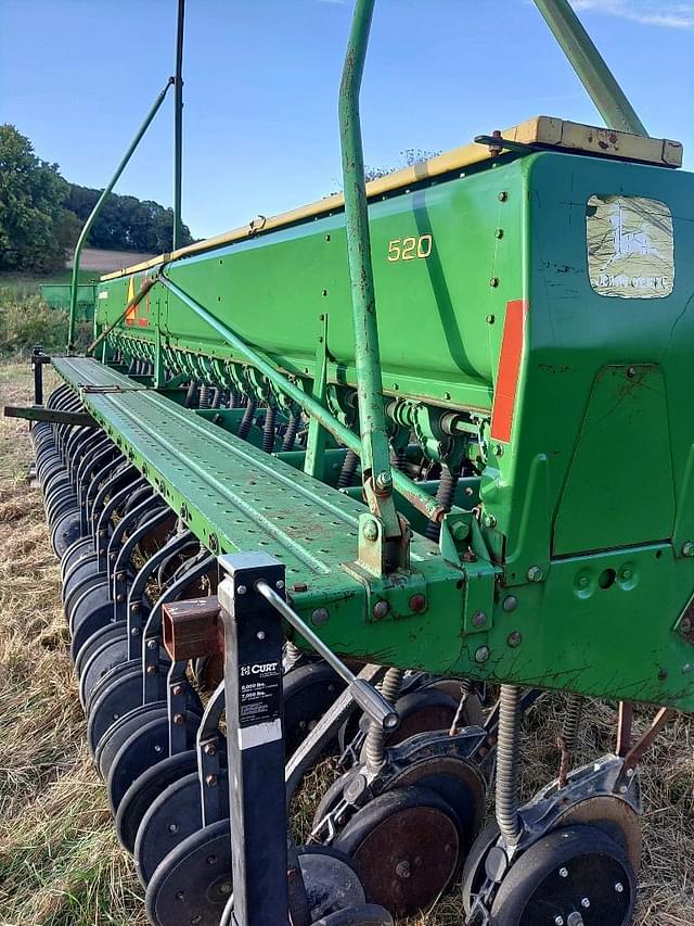 Image of John Deere 520 equipment image 1