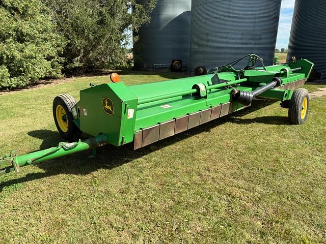 Image of John Deere 520 equipment image 1