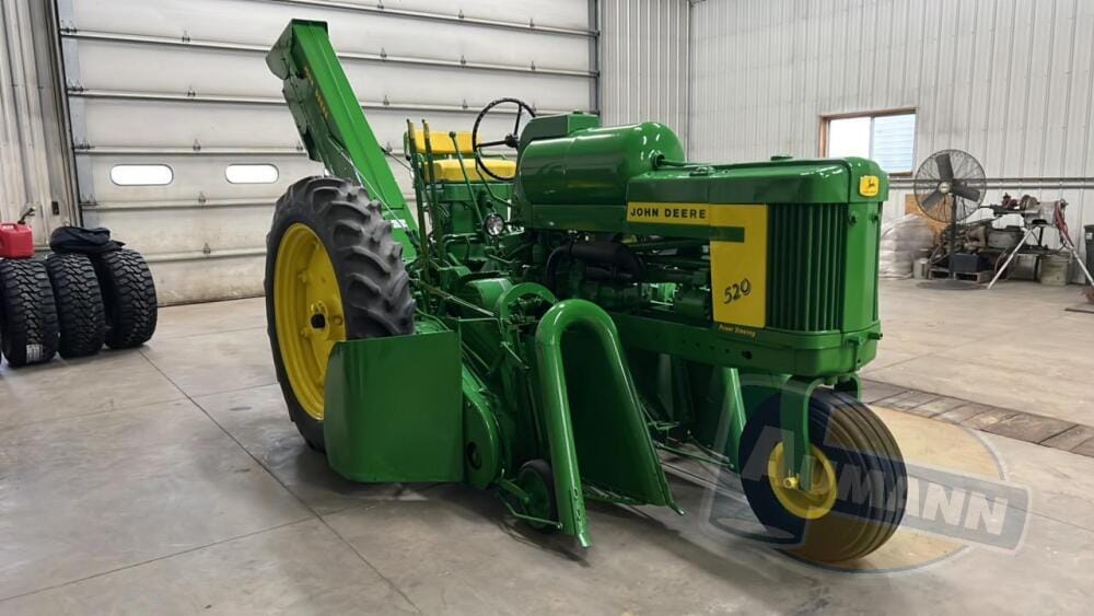 Main image John Deere 520