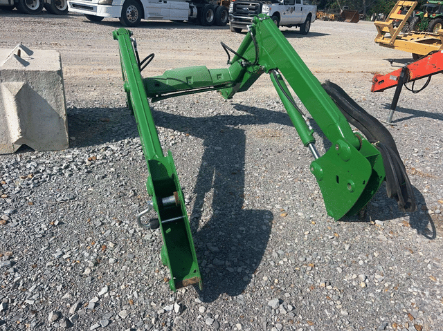 Image of John Deere 520M equipment image 2