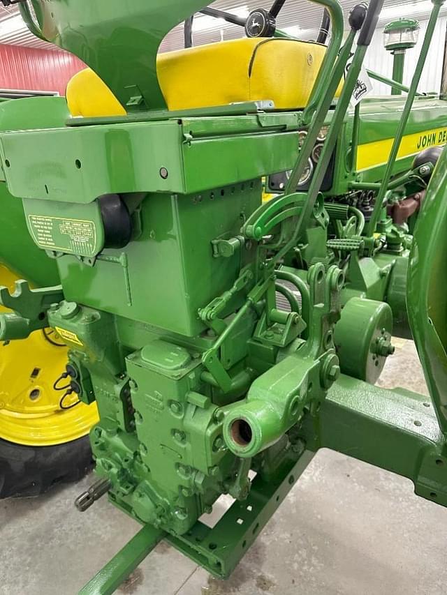 Image of John Deere 520 equipment image 4