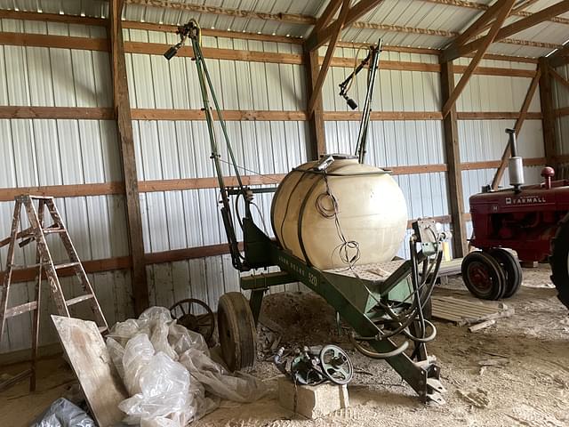 Image of John Deere 520 equipment image 1