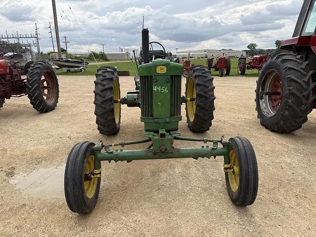 Image of John Deere 520 equipment image 1