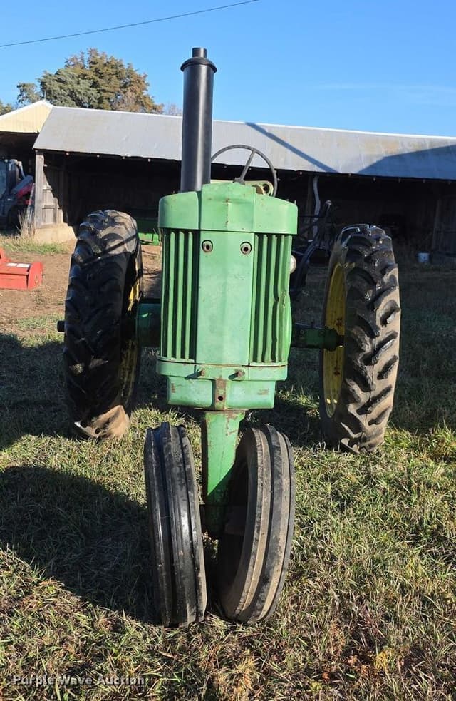 Image of John Deere 520 equipment image 1