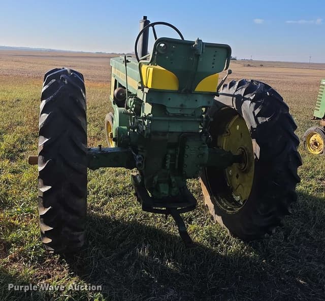 Image of John Deere 520 equipment image 4