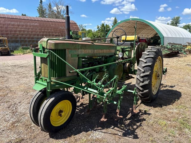 Image of John Deere 520 equipment image 1