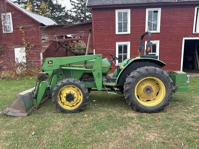 Image of John Deere 5200 equipment image 1