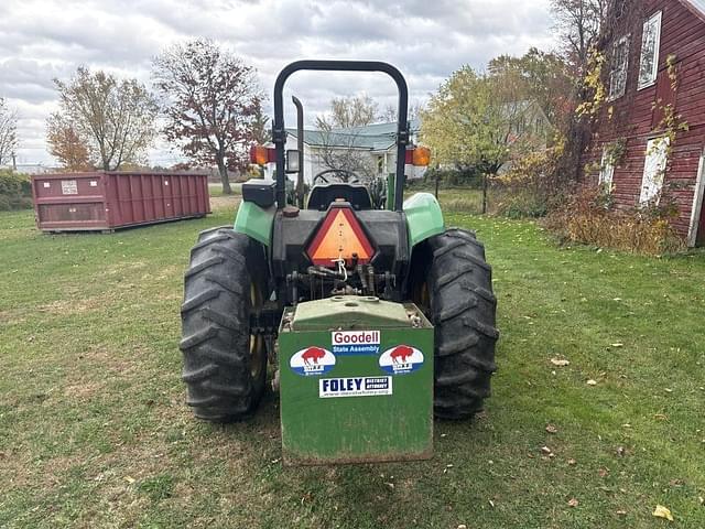 Image of John Deere 5200 equipment image 3