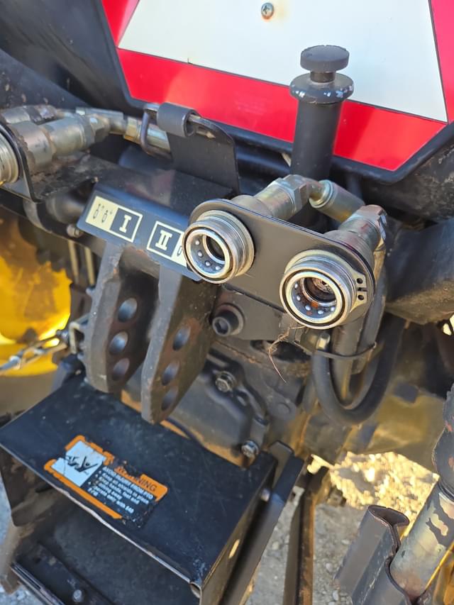 Image of John Deere 5200 equipment image 4