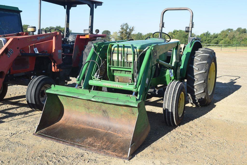 Image of John Deere 5200 Primary image