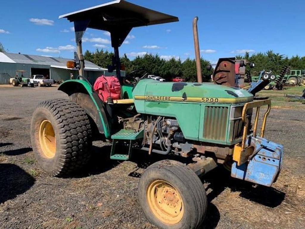 Image of John Deere 5200 Primary Image