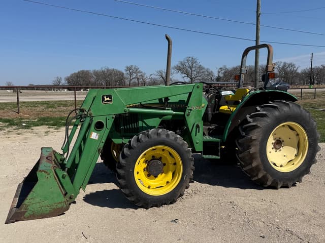 Image of John Deere 5200 equipment image 1
