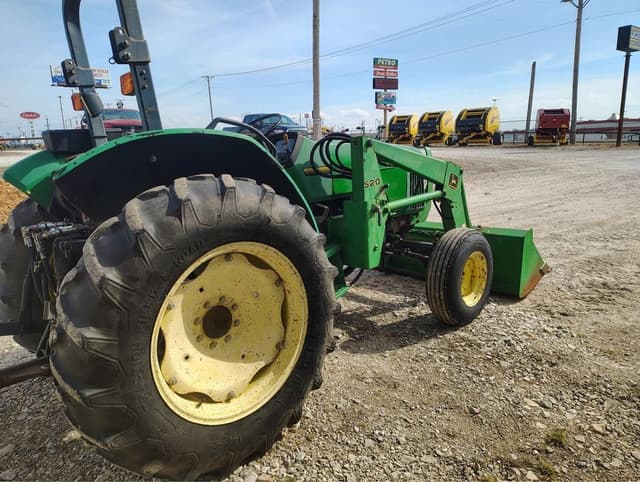 Image of John Deere 5200 equipment image 2
