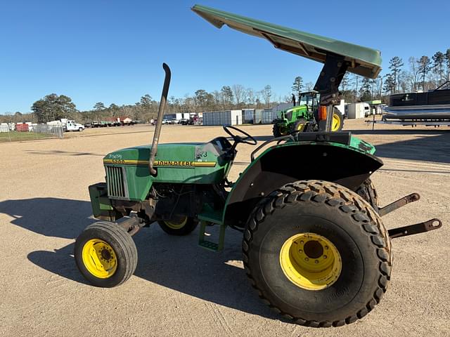 Image of John Deere 5200 equipment image 1