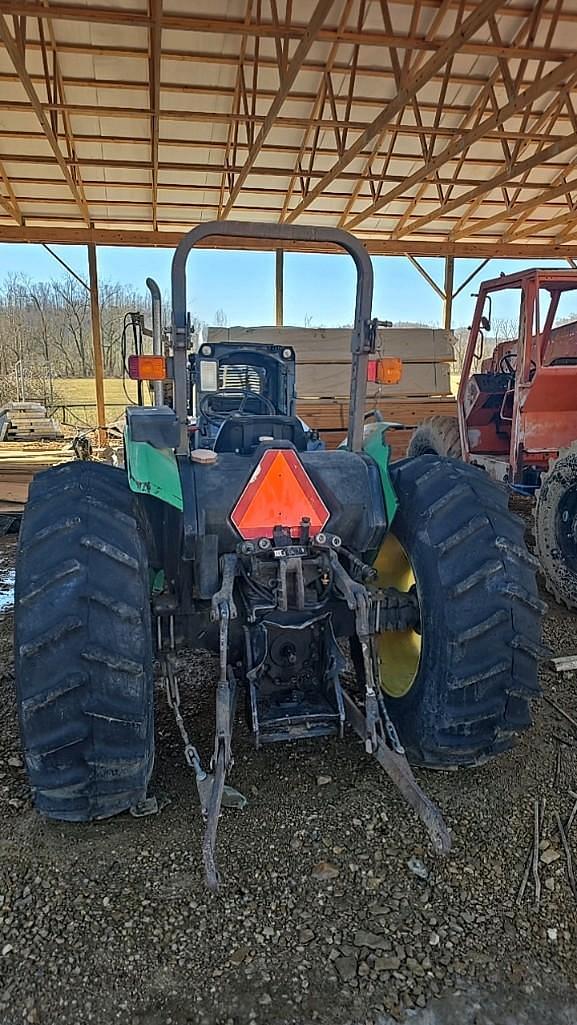 Image of John Deere 5200 equipment image 4