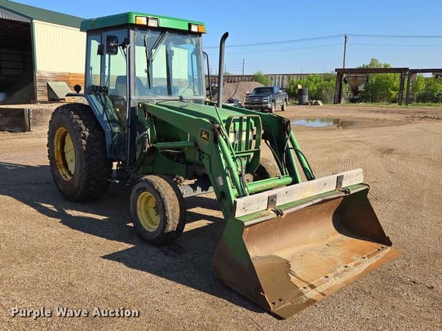 Image of John Deere 5200 equipment image 2