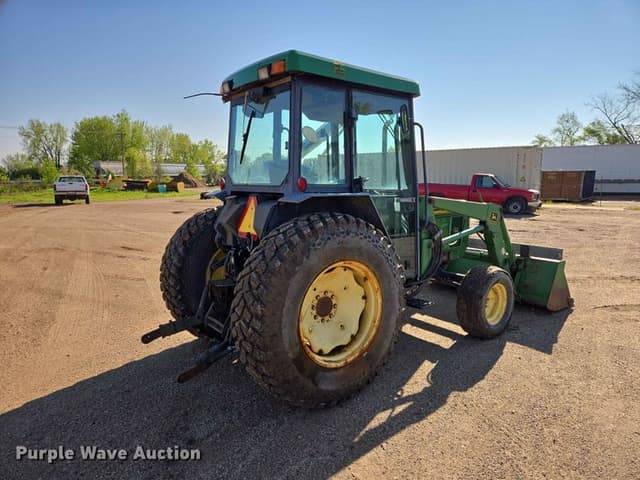 Image of John Deere 5200 equipment image 4
