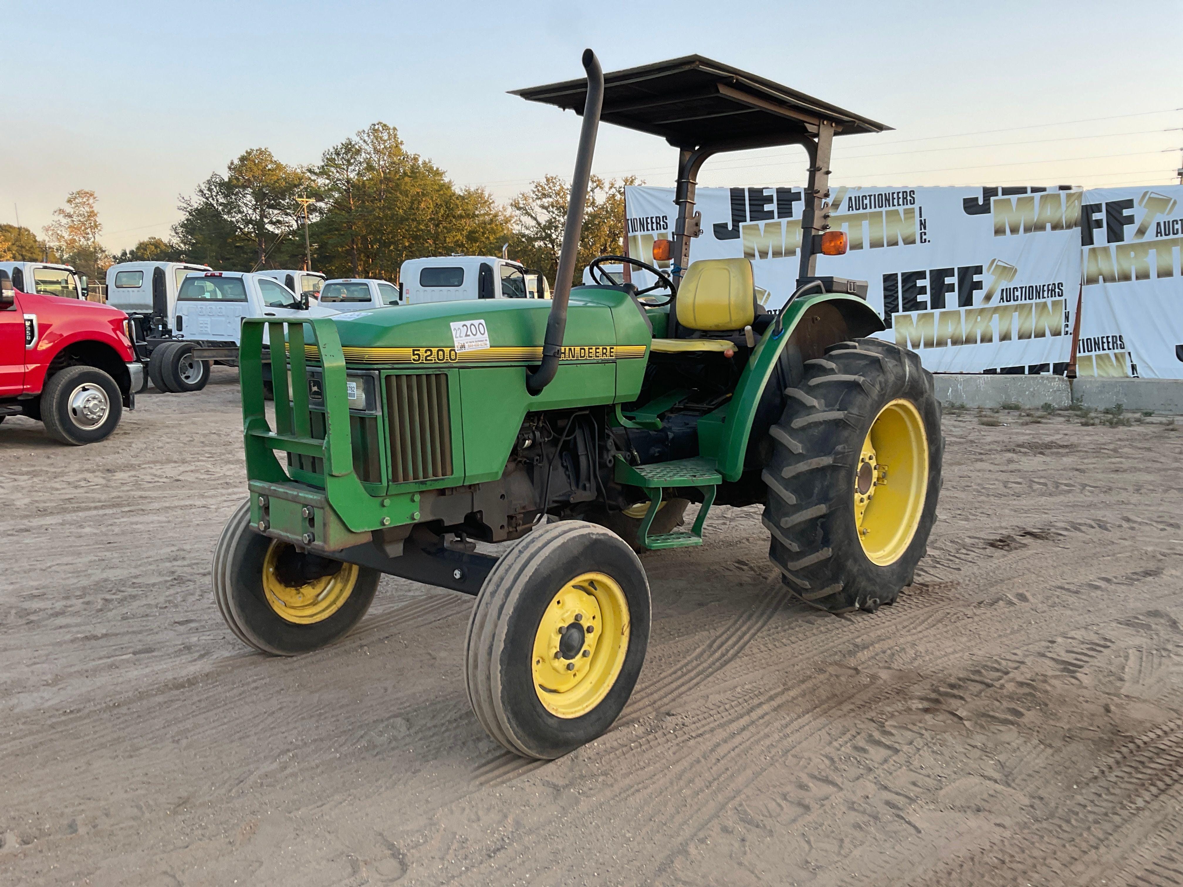 Main image John Deere 5200