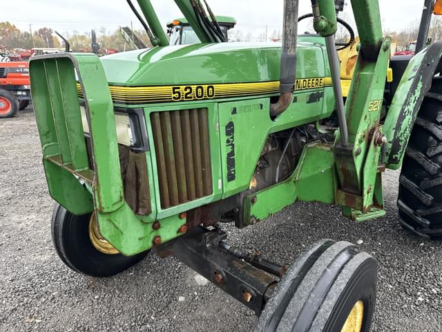 Image of John Deere 5200 equipment image 4