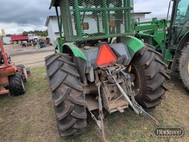 Image of John Deere 5200 equipment image 3