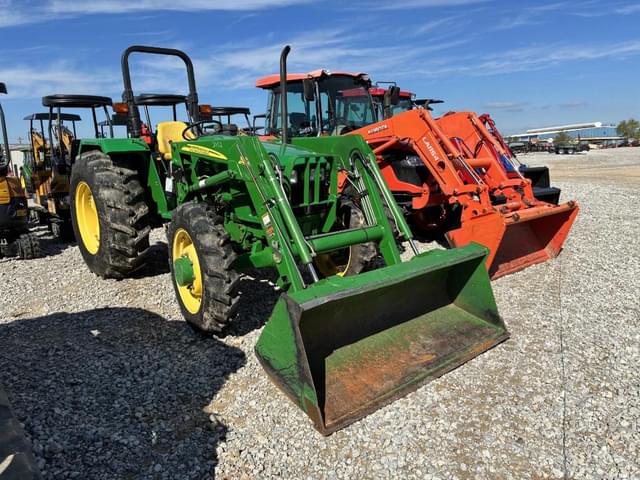 Image of John Deere 5203 equipment image 1