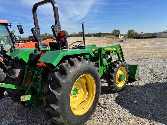 Image of John Deere 5203 equipment image 2