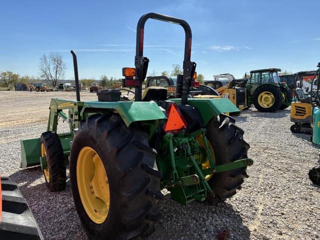 Image of John Deere 5203 equipment image 3