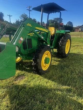 Image of John Deere 5203 equipment image 4
